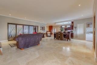 5 Bedroom Property for Sale in Deo Gracia Western Cape